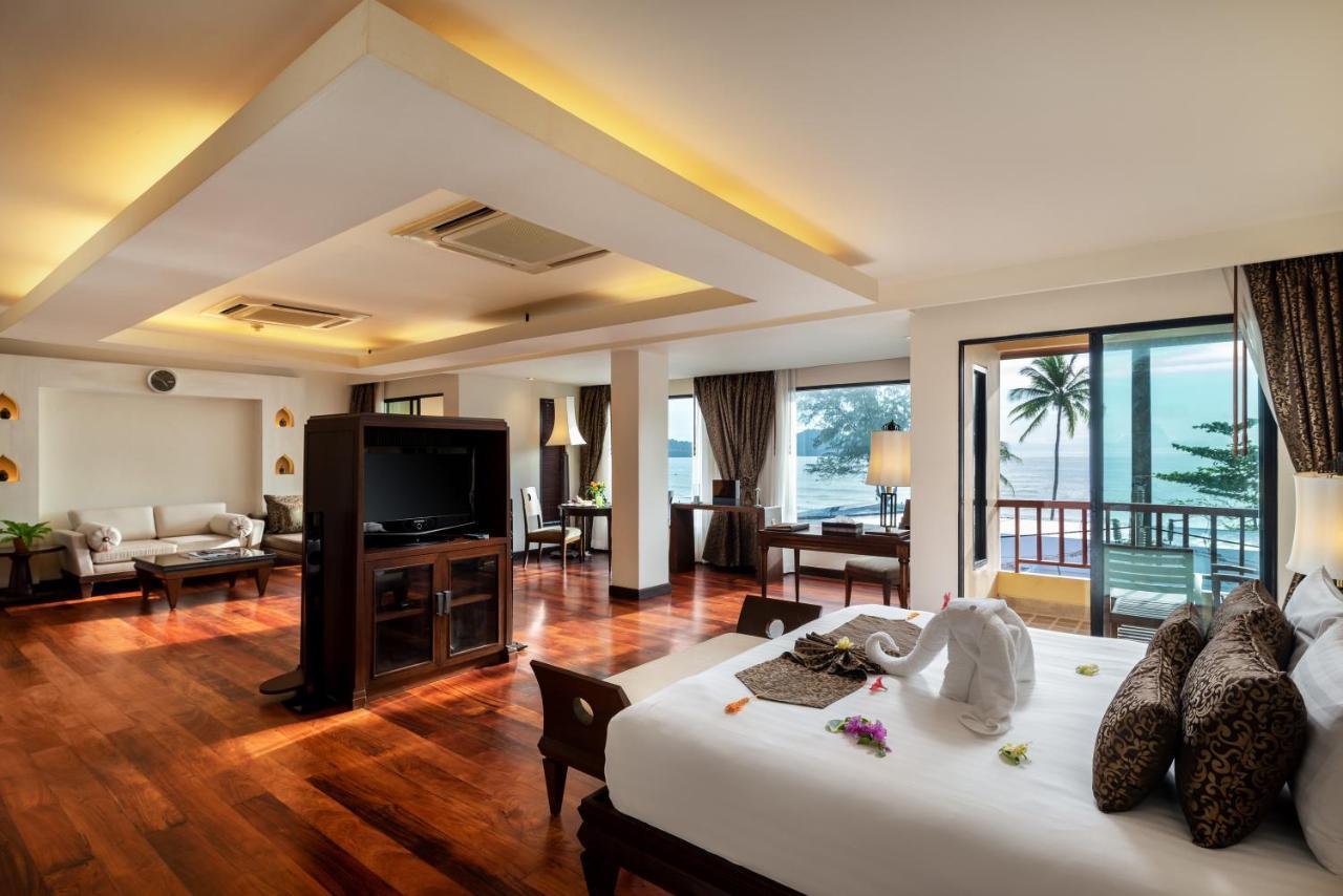 Patong Paragon Resort & Spa Sha Extra Plus Eksteriør bilde A suite at the Royal Thai Suite